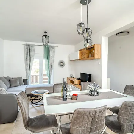 Lancun Apartamento *