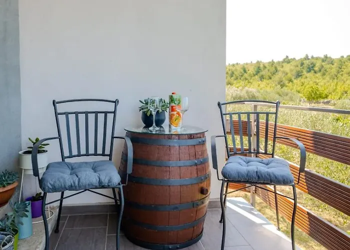 Lancun Апартаменты Pridraga