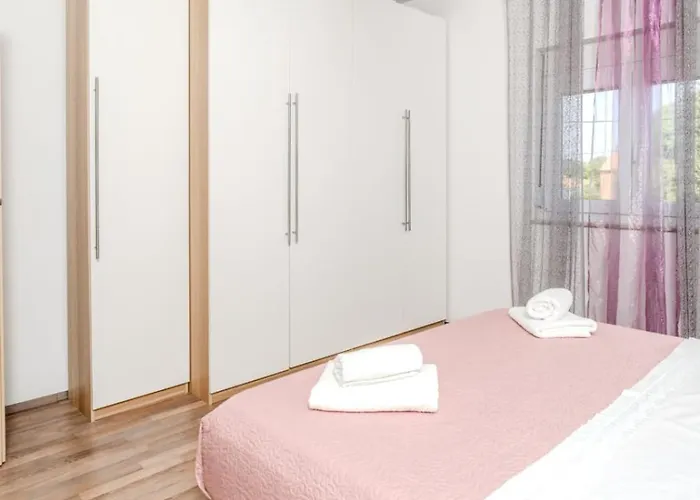 Lancun Апартаменты Pridraga